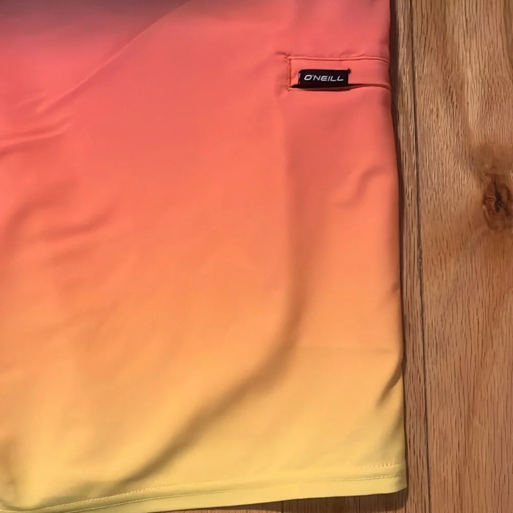 NWT Men’s Multi Colored HYPERFREAK HEATFADE 19” Board Short. Size W 30” L 19”